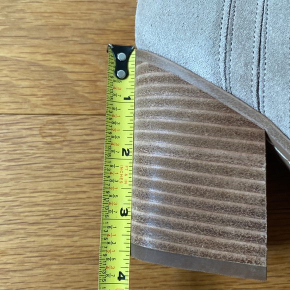 New without Tags Marc Fisher Suede Ankle Boots, Size 7.5 - Picture 3 of 8